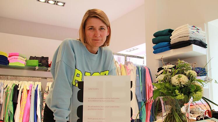Petra Dietzel betreibt in Forchheim das Modegeschäft "La Boutique" und sagt: "Die Vorfreude ist sehr groß. Aber die Gesundheit geht natürlich vor." Foto: Franziska Rieger
