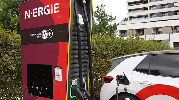 N-Ergie schafft neue Schnelllades&auml;ule f&uuml;r Elektro-Fahrzeuge am W&ouml;hrder See
