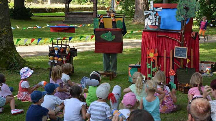 Viel Spaß für Groß und Klein bot das Spielfest. Foto: Björn Hein