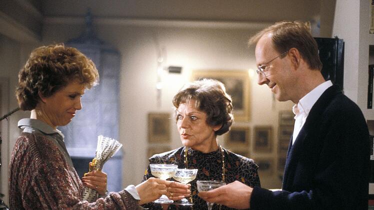 Sie war eine renommierte Theaterschauspielerin, die Rolle der Oma Drombusch machte Grete Wurm (Mitte, mit Witta Pohl und Hans-Peter Korff) auch zu einem bekannten TV-Gesicht.