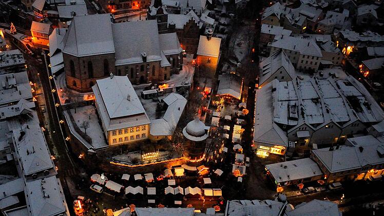 Und das sind sie, die Aufnahmen vom winterlich-weihnachtlichen Kronach. Fotos: Otmar Fugmann