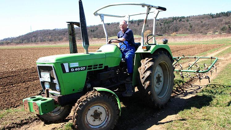 Die Landwirte bestellen mit Hochdruck ihre Felder. Es ist höchste Zeit.