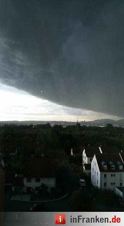 Gewitterfront über Bamberg und Umgebung