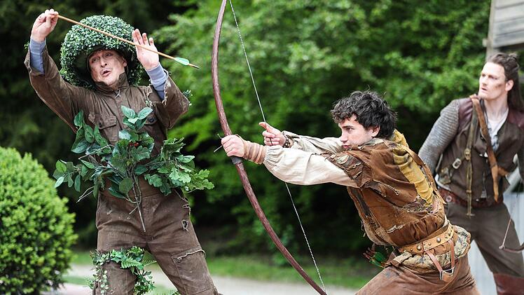 "Robin Hood" feierte Premiere als Familienstück auf der Coburger Freilicht-Bühne am Herzog-Alfred-Brunnen im Hofgarten.Foto: Henning Rosenbusch