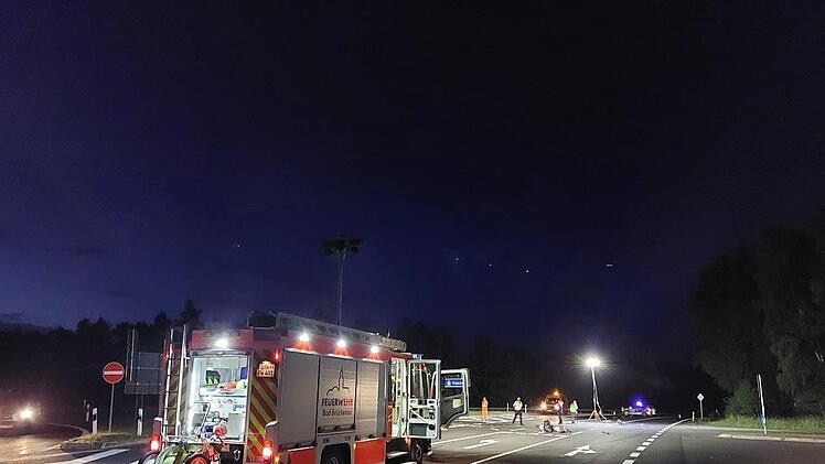 Die B286 (vormals B27) blieb für die Dauer der Unfallaufnahme und die Bergungsarbeiten komplett gesperrt. Foto: Freiwillige Feuerwehr Bad Brückenau