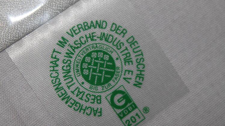 Auch das gibt es: Die Fachgemeinschaft im Verband der Deutschen Bestattungswäsche-Industrie.