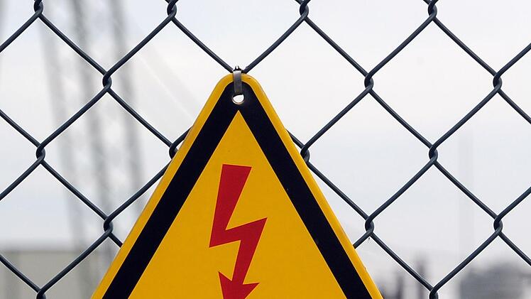 Am späten Mittwochabend führte der Schaden an einem Erdkabel zu Stromausfällen und -schwankungen im Stadtgebiet.