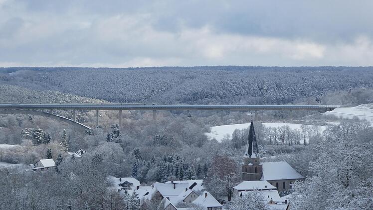 Die ICE-Br&uuml;cke &uuml;ber dem Froschgrundsee. - Foto: Stefan Faber