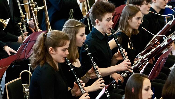 Unter der Leitung von Till Fabian Weser gastierte das Jugendsymphonieorchester Oberfranken erstmals in Bad Rodach.Foto: Jochen Berger