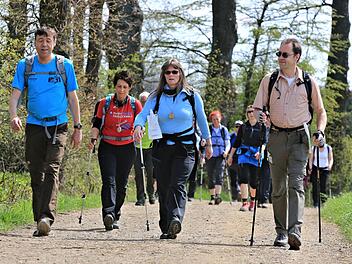 Der Wandermarathon, am 30. April rund um Kulmbach führte auch zu einem Plus bei den Übernachtungszahlen.  Foto: Archiv/Florian Merzbach