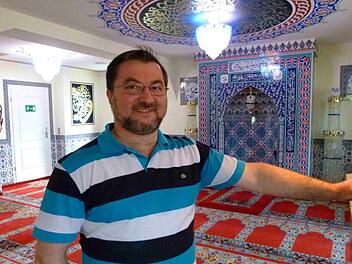 Mehmet Cetindere nennt die Aleviten "Brüder und Schwestern".  Foto: Marion Krüger-Hundrup