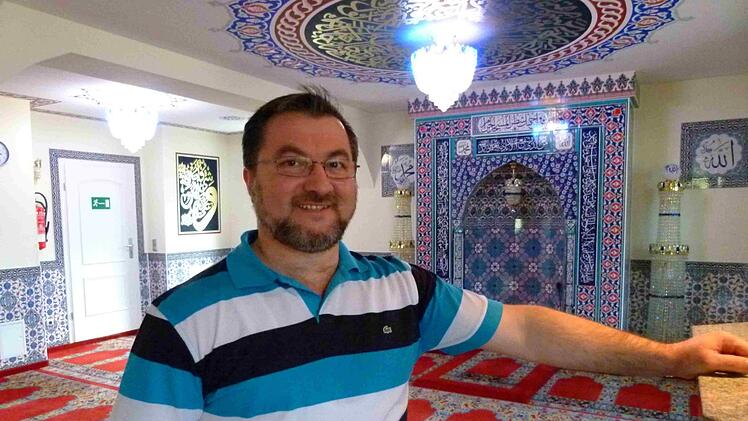 Mehmet Cetindere nennt die Aleviten "Brüder und Schwestern".  Foto: Marion Krüger-Hundrup