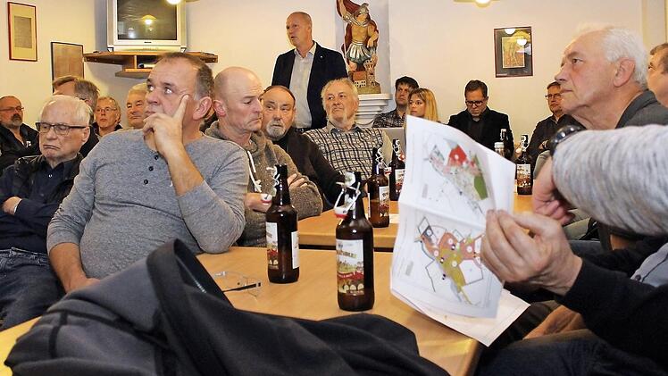 Gegen neue Wohnbauflächen in Sterpersdorf, Greiendorf und Weidendorf hatten die Anwohner nichts einzuwenden. Foto: Evi Seeger