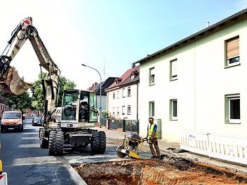 Der kleinere Wasserleitungsschaden  wurde in der Weißenburger Straße festgestellt. Fotos: Stadtwerke/Jan Giersberg