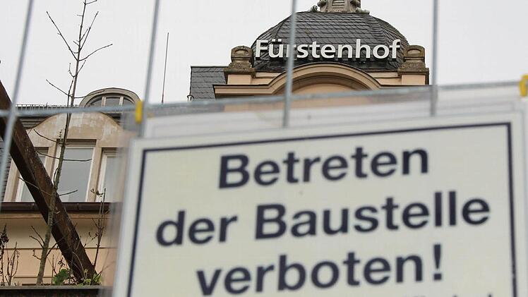 Ein Schild warnt vor Betreten der Baustelle.  Foto: Benedikt Borst