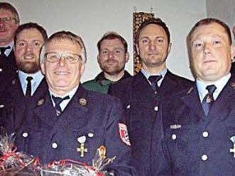 Ehrungen bei der Feuerwehr Heilgersdorf (von links): Reinhold Marquardt, Michael Langguth, Roland Schuhmann, Martin Mittag, Bernd Autsch, Günther Bock, Johannes Kempinski  Foto: Doris Weidner