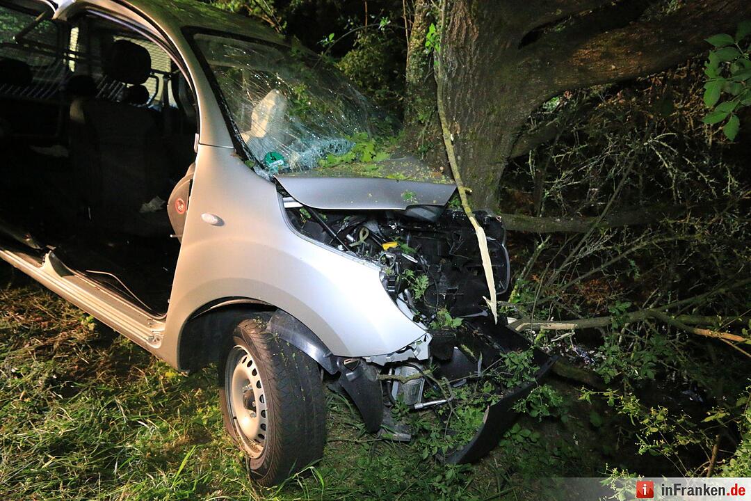 Schweinfurt: Frau und drei Kinder bei Unfall schwer verletzt