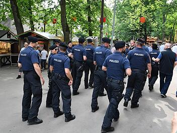 Knapp 50 Strafanzeigen nahm die Polizei am zehnten Bergtag auf. Körperverletzung, Diebstahl, Widerstand gegen Beamte - der Samstag brachte viele Probleme. Foto: Ronald Rinklef