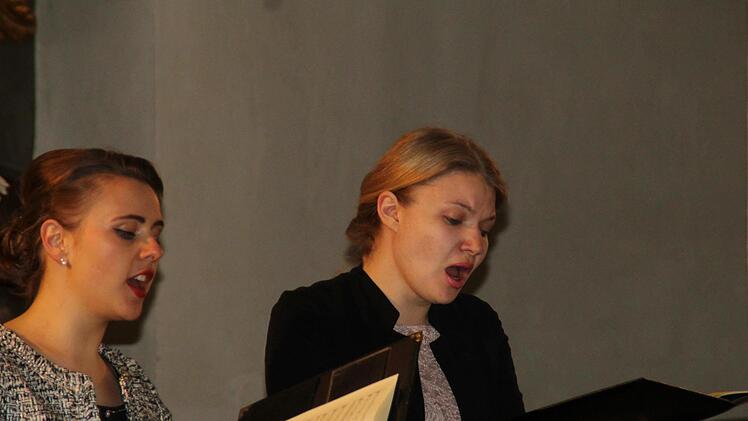 Die Solistinnen Stefanie Wagner (links) und Katharina Flierl.Werner Vogel