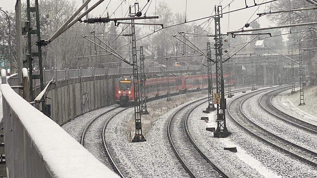 Schneegestöber und erste Schlittenfahrten: Winterliches Wetter in Mittelfranken
