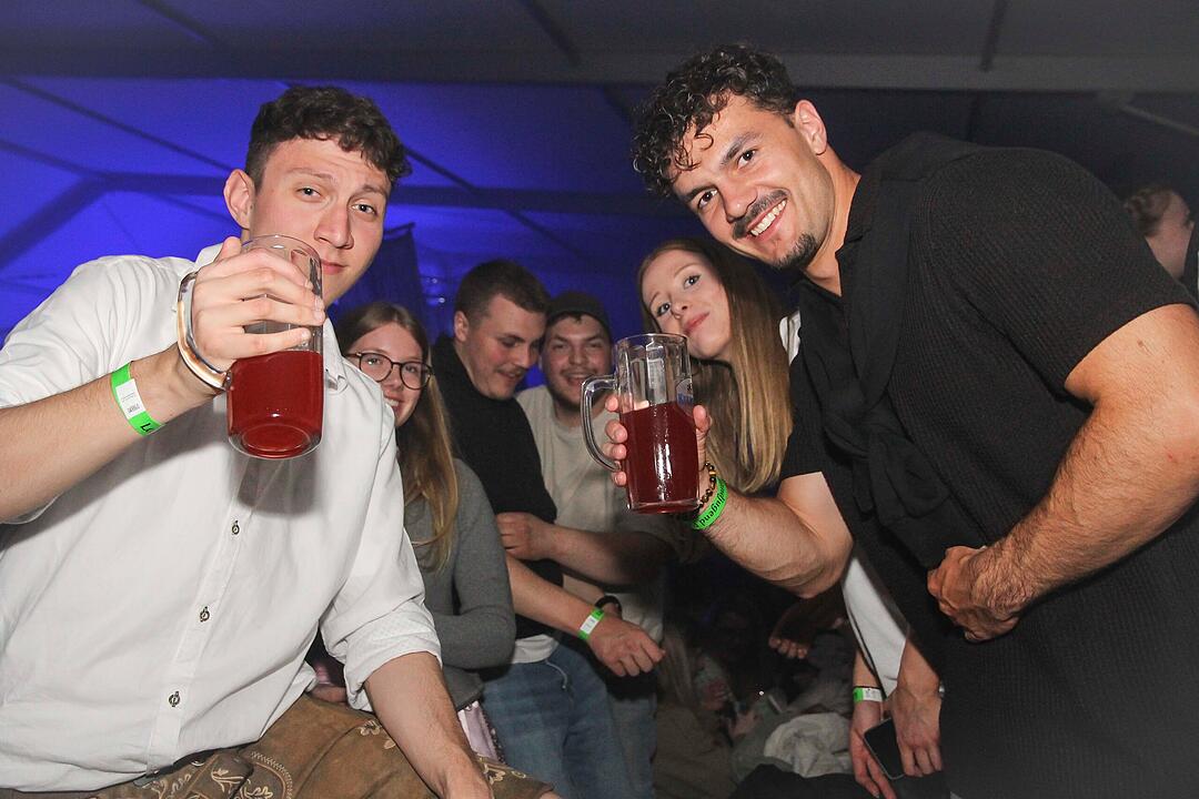 Party mit den DORFROCKERN Party mit den DORFROCKERN