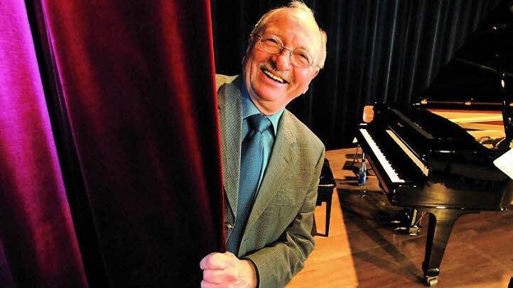 Thomas Fink hat gut lachen. Der Niederndorfer hat eine große Fangemeinde beim Jazzbandball.