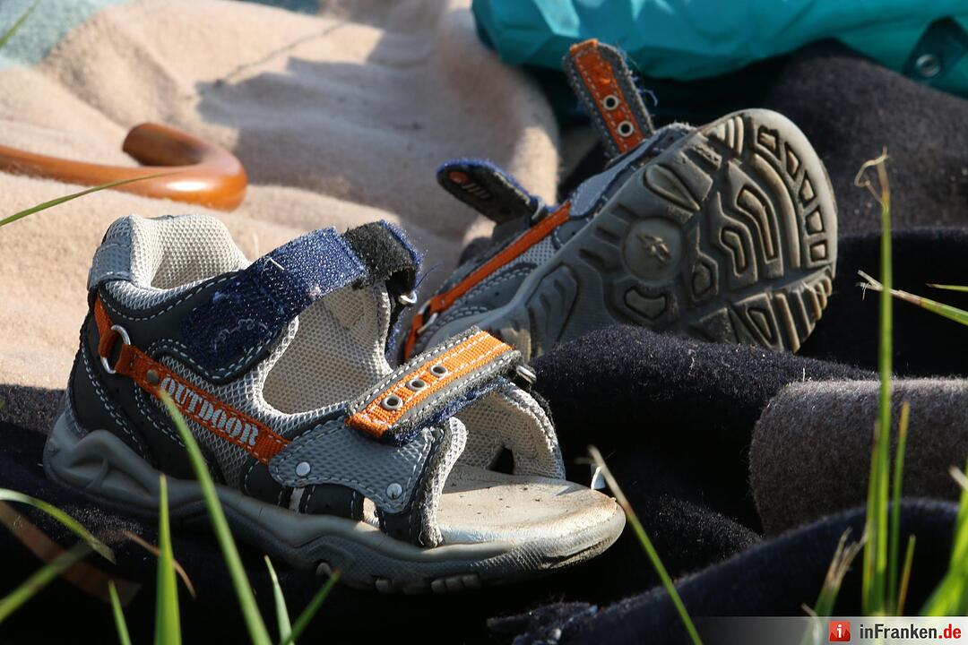 Kleinkind wird aus überschlagendem Auto geschleudert - Insgesamt fünf Verletzte