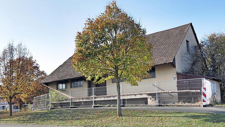 Das ehemalige Raiffeisengebäude bezeichnete ein Bürger als Schandfleck.  Foto: Dagmar Niemann
