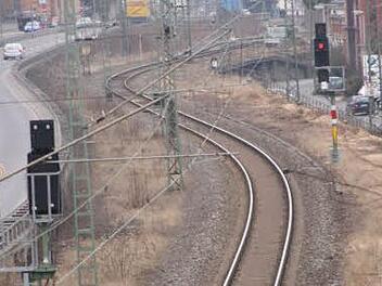 Derzeit führt nur eine eingleisige Strecke durch Coburg - für den ICE bedeutet das einen großen Zeitverlust.