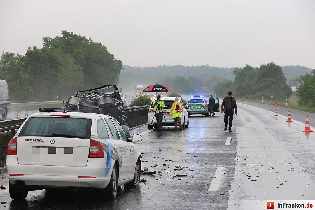 Porsche kracht in Leitplanke