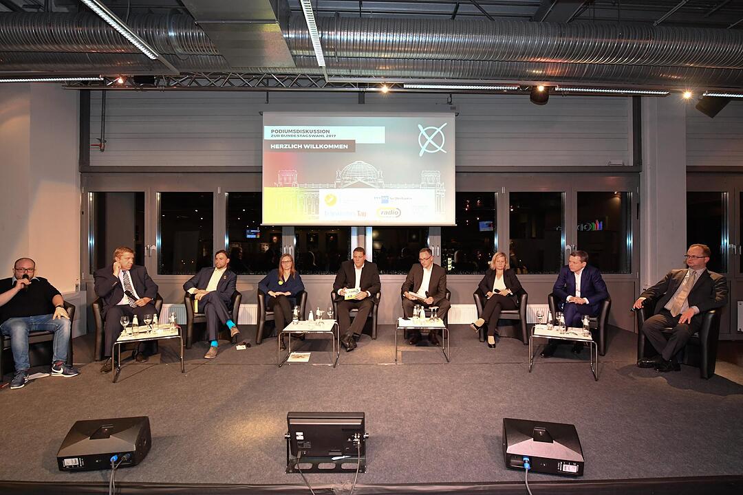 Podiumsdiskussion zur Bundestagswahl in der Brose Arena in Bamberg