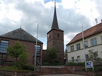 Die St. Georgskirche in Wittershausen erhält ein neues Dach. An den Kosten beteiligt sich die Gemeinde nun mit 33 Prozent.  Foto: Günther Straub