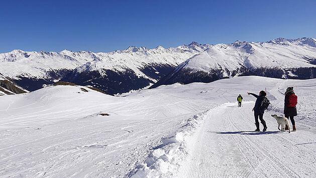 Wandern ist mit der richtigen Ausstattung auch im Winter möglich.