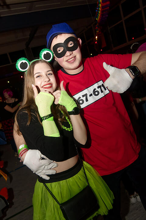 Fasching pur in der Grundschulturnhalle