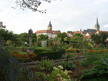 Warum die Grabengärten zum Geltungsbereich der Zeiler Altstadtsatzung gehören, wird auf diesem Bild deutlich. Einen Wildwuchs an Gebäuden will die Stadt hier unbedingt verhindern. Je Garten ein Gerätehaus ist jedoch zulässig und auch nötig für die Bewirtschaftung. Fotos: Sabine Weinbeer