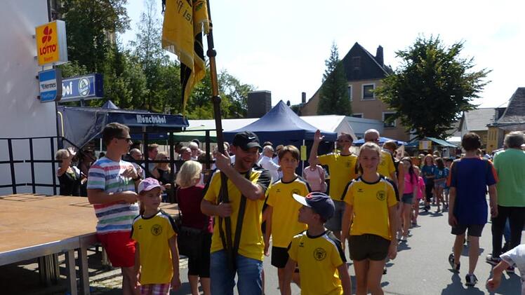 Der Ring- und Stemmclub Marktleugast war auch mit dabei.  Foto: Klaus-Peter Wulf