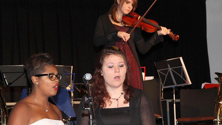 Lakisha Salberg und Johanna Hirsch sangen "My heart will go on".