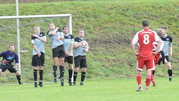 Schnappschuss vom Spiel der Woche in Obereschenbach. Foto: ssp