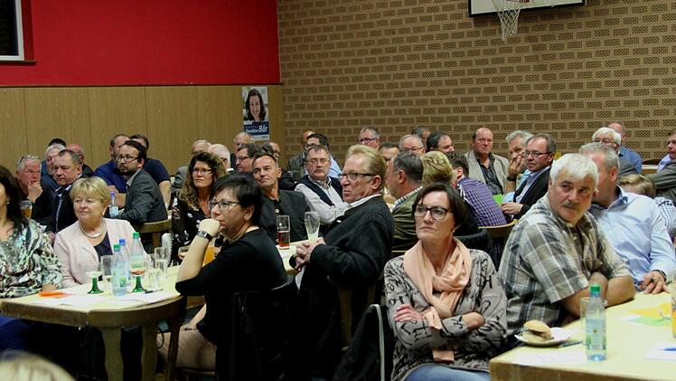 Blick in die Reihen der Delegierten aus dem Landkreis Ha&szlig;berge.