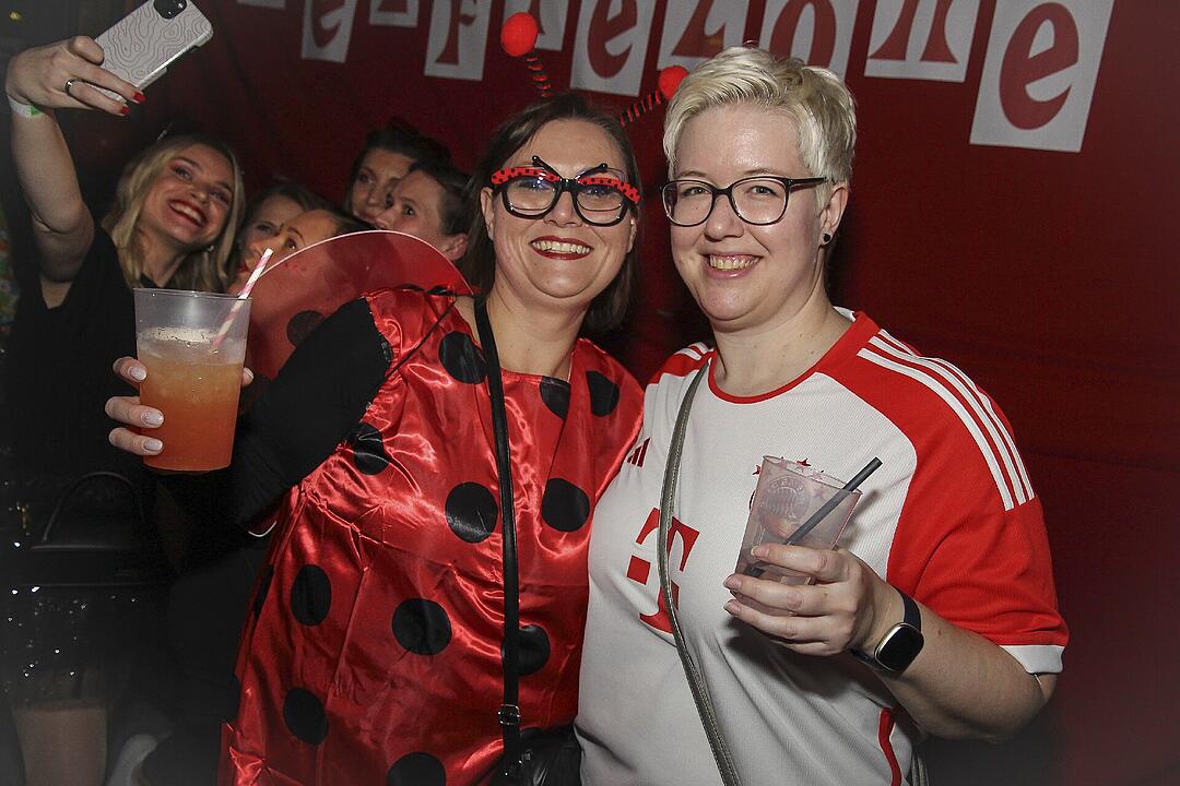 Faschingsparty vom Feinsten in der Stadthalle Stadtsteinach.