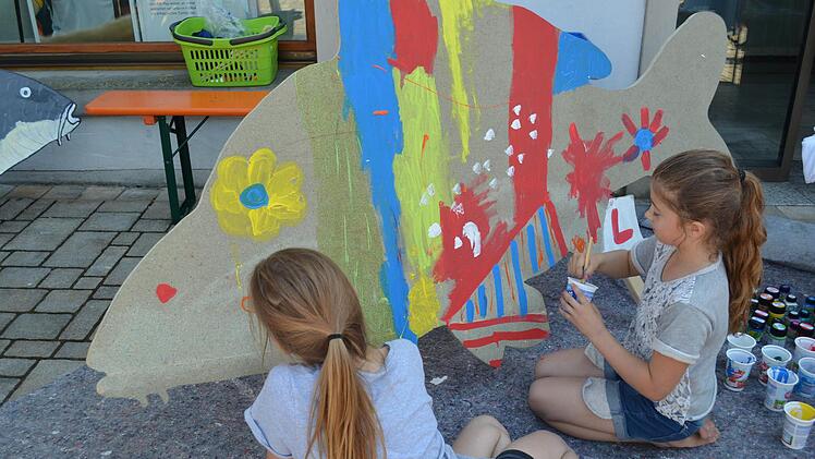 Der Fischereiverein lud die Kinder zum Malen ein. Foto: Larissa Händel