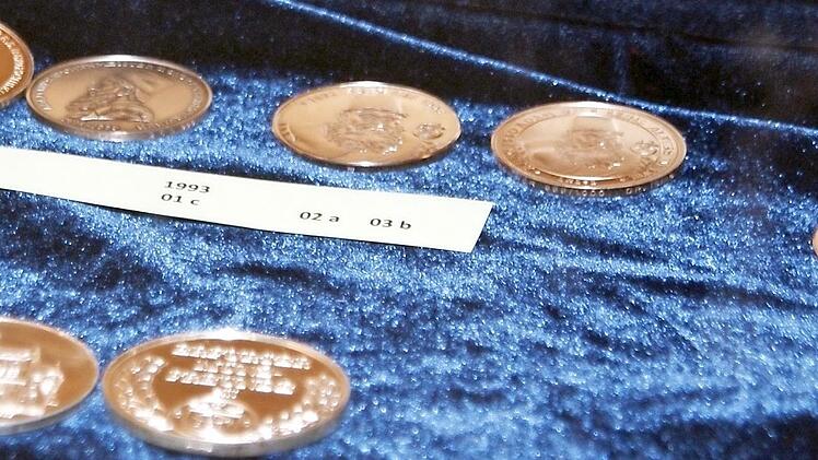 Die Ausstellung ist ein Muss für Adam-Riese-Fans: Selten findet sich eine derartige numismatische Hommage an den legendären, anno 1559 verstorbenen Rechenmeister.  Fotos: Mario Deller