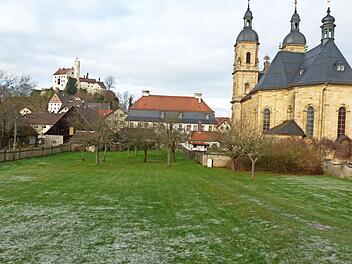 Im Pfarrgarten könnten nach Einzug der Marktverwaltung in das dann neue Rathaus Feste stattfinden.