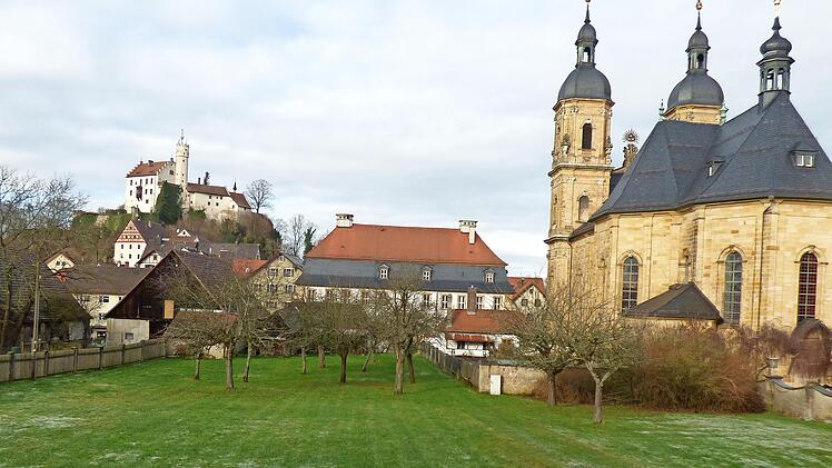 Im Pfarrgarten könnten nach Einzug der Marktverwaltung in das dann neue Rathaus Feste stattfinden.