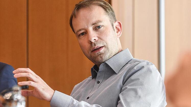 Jan Gorr, Geschäftsführer des HSC  Coburg:   "Ich wünsche mir ein offensives Spiel mit individuellen Highlights. Bayern gewinnt aufgrund des großen Selbstvertrauens, das sich die Jungs von Hansi Flick in den letzten Spielen erarbeitet haben. Ich habe Besuch von Freunden aus der  Heimat. Wir werden nach einem  Ausflug nach Bamberg den Bayern am Bildschirm die Daumen drücken." Foto: Hagen Lehmannmg
