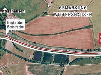 Der Rad- und Fußweg von Aura nach Wittershausen, den das Staatliche Bauamt einrichtet, soll in geringem Maße auch land- und forstwirtschaftlichen Zwecken dienen. Zudem will die Gemeinde prüfen, ob die darunter liegende Notwasserleitung erneuert werden kann.