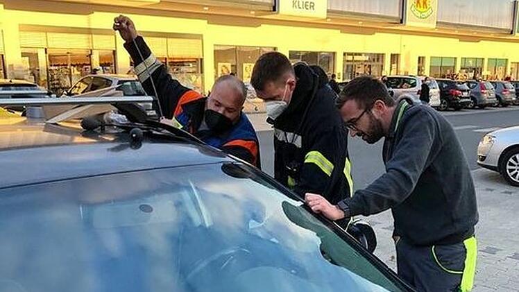 Höchstadt: Baby allein in Auto eingesperrt - Tür verriegelte sich von selbst