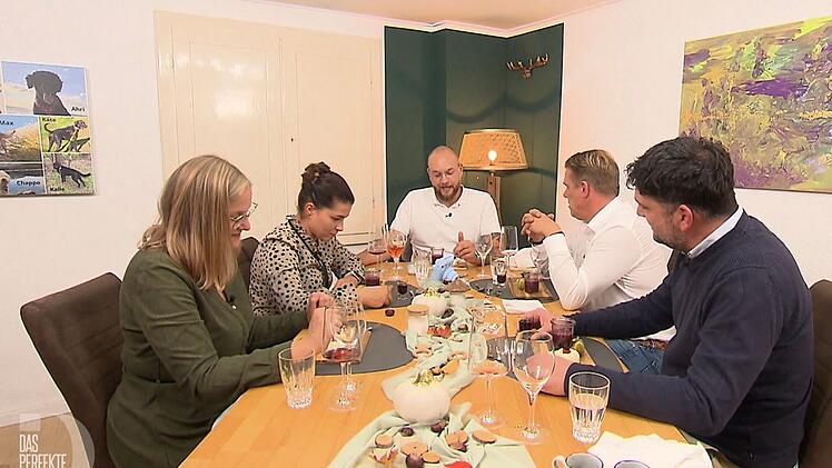 An Tag 4 am Bodensee treffen sich die Gourmets bei Luke (28, Mitte) in Eigeltingen.