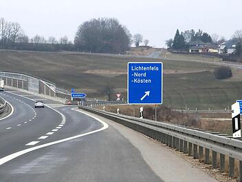Auf diesem Gelände an der Autobahn bei Kösten wollte die Genossenschaft Neue Energie Obermain (NEO) eine Freiland-Solaranlage mit 2,5 Hektar Fläche errichten. Der Stadtrat lehnte dies ab.