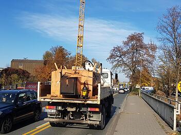 Mit der Verengung von vier auf zwei Fahrspuren auf der Theodor-Heuss-Allee ist es Ende Dezember vorbei. Foto: Ekkehard Roepert